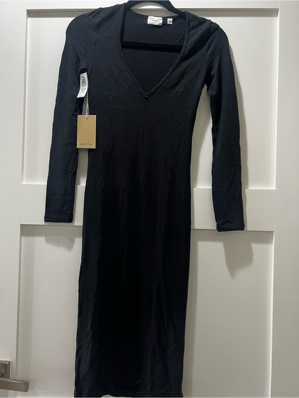 NWT Aritzia Wilfred Yuma Free Lounge Black V-Neck Long Sleeve Midi Dress